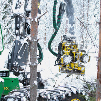 Metsäalan vaatetus talvi, Metsäkoneenkuljettajan osaamisala, Valtimo
